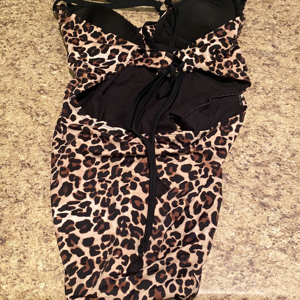 Bathing suit - Picture 2 of 2